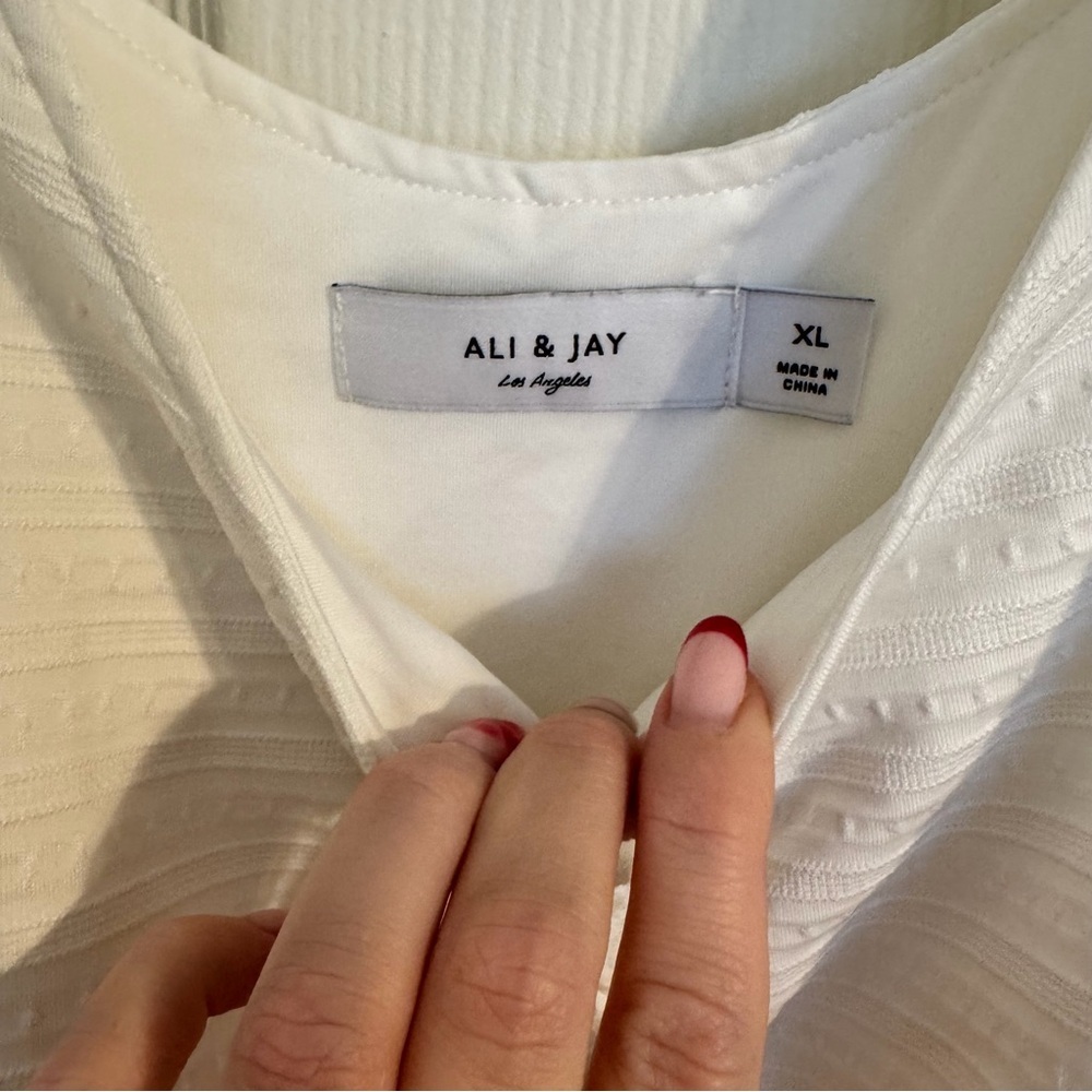 Ali & Jay White Textured Cutout Tennis Dress | Size Medium - Picture 2 of 3